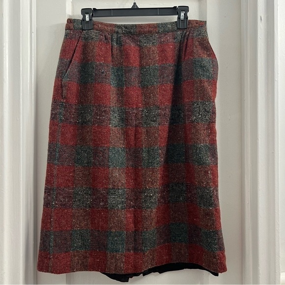Country Suburbans Dresses & Skirts - Vintage Suburbans Plaid Wool Skirt, red and grey